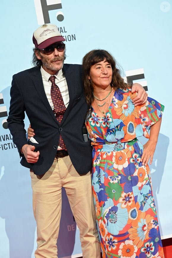 Philippe Rebbot, Romane Bohringer - Projection des trois premiers épisodes de la fiction "L'amour flou" lors du Festival de la Fiction de La Rochelle. Le 15 septembre 2021