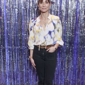 Mais les tournages lui demandent quelques sacrifices. 

Jennifer Lauret de Demain nous appartient lors du festival Séries Mania à Lille le 22 mars 2025

© Chrisotphe Aubert via Bestimage