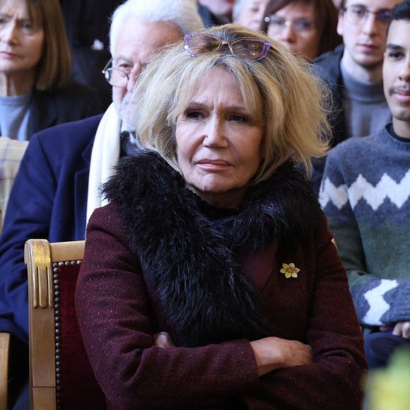 Clémentine Célarié lors du lancement de 'Une Jonquille contre le cancer' à Paris le 12 Mars 2024.

© Denis Guignebourg/Bestimage