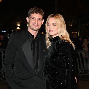 Niels Schneider et sa compagne Virginie Efira  - Photocall au Fouquet's après la 48ème cérémonie des César à Paris © Coadic Guirec / Bestimage