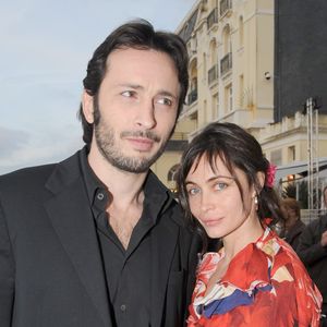 En interview pour "Purepeople.com", Michaël Cohen - qui est au casting de la nouvelle série de TF1 "Tout pour la lumière" - s'est confié sur son fils Surafel.

Michaël Cohen et sa femme Emmanuelle Béart au Festival de Cabourg
COADIC GUIREC / BESTIMAGE