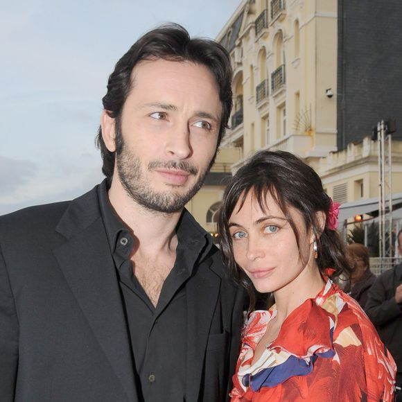 En interview pour "Purepeople.com", Michaël Cohen - qui est au casting de la nouvelle série de TF1 "Tout pour la lumière" - s'est confié sur son fils Surafel.

Michaël Cohen et sa femme Emmanuelle Béart au Festival de Cabourg
COADIC GUIREC / BESTIMAGE