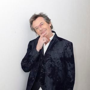 Exclusif - Jean-Luc Reichmann, en backstage de l’émission « TPMP » La dernière sur C8,  présentée par C.Hanouna et diffusée en direct sur C8, Paris, France, le 27 fevrier 2025. © Jack Tribeca / Bestimage