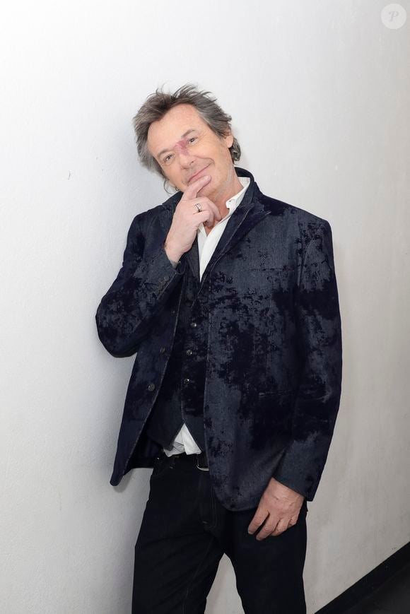 Exclusif - Jean-Luc Reichmann, en backstage de l’émission « TPMP » La dernière sur C8,  présentée par C.Hanouna et diffusée en direct sur C8, Paris, France, le 27 fevrier 2025. © Jack Tribeca / Bestimage