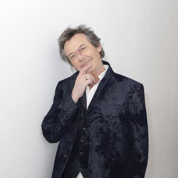 Exclusif - Jean-Luc Reichmann, en backstage de l’émission « TPMP » La dernière sur C8,  présentée par C.Hanouna et diffusée en direct sur C8, Paris, France, le 27 fevrier 2025. © Jack Tribeca / Bestimage