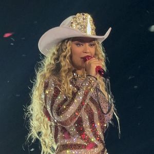 "Queen B" est à la tête d'un vaste empire financier et immobilier.

Beyoncé en concert lors de la dernière date de sa tournée "Cowboy Carter" au Tottenham Hotspur Stadium de Londres, au Royaume-Uni, le 16 juin 2025. Photo : Splash News/ABACAPRESS.COM