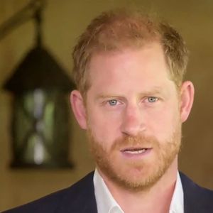 Les membres de la famille royale britannique auto-exilés, le prince Harry et Meghan Markle (duc et duchesse de Sussex), sont apparus ensemble pour la première fois en trois mois dans une nouvelle vidéo le 9 novembre 2024