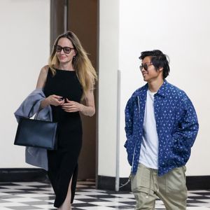 Exclusif - Angelina Jolie et son fils Pax Thien Jolie-Pitt sont allés dîné au restaurant Sushi Park à West Hollywood, le 13 juillet 2024 / Backgrid USA / Bestimage