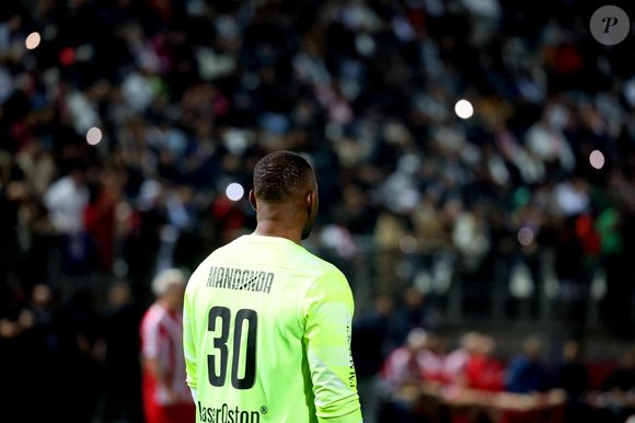 Steve Mandanda durant la première édition du " match des légendes " opposant l'équipe des Légendes, les anciens de Cannes, à l'équipe des Etoiles avec pour capitaine Didier Deschamps, au stade Pierre de Coubertin à Cannes, le 30 octobre 2025. 

© Dominique Jacovides / Bruno Bebert / Bestimage