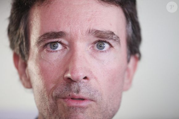 Il s’est fait connaître du public via le partenariat de LVMH avec les Jeux olympiques de Paris et la prise en main du Paris FC.

Antoine Arnault - Conférence de presse lors d'une visite du siège de l'association caritative des Restos du Cœur , à Paris, le 5 septembre 2023.

© Jonathan Rebboah / Panoramic / Bestimage