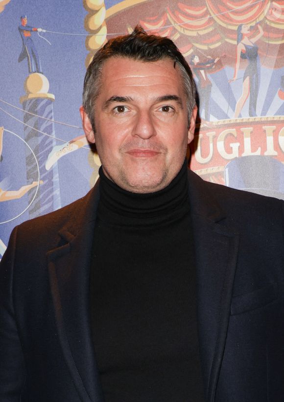 Arnaud Ducret au photocall de la générale de "Spectaculaire", le spectacle du cirque d'Hiver Bouglione à Paris, France, le 19 octobre 2024. © Coadic Guirec/Bestimage