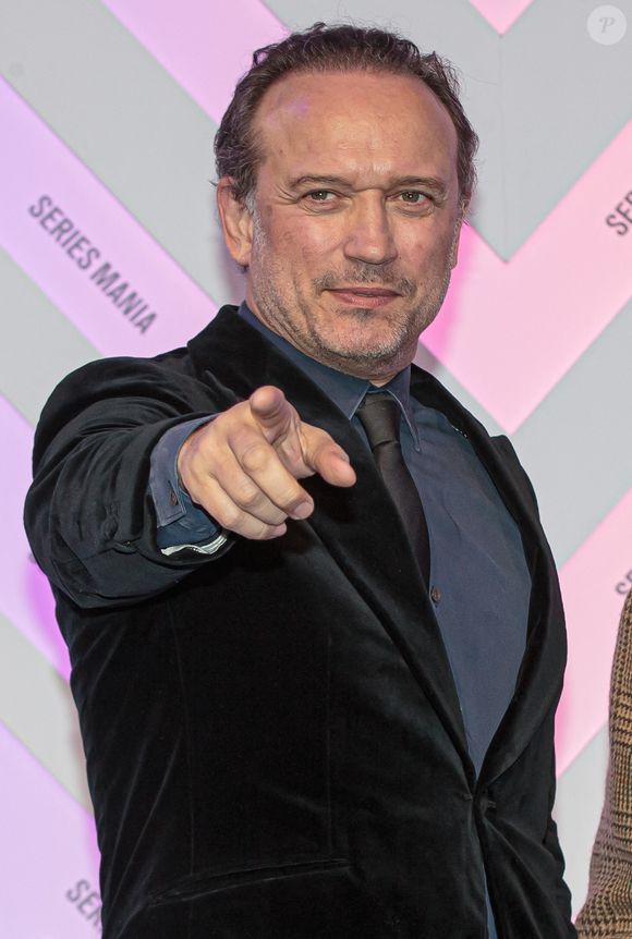 Vincent Perez - Cérémonie d'ouverture du festival Series Mania à Lille le 21 mars 2025. © Stéphane Vansteenkiste/Bestimage