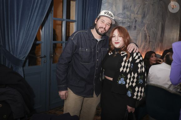 Il n'a désormais plus besoin que Marilou fasse de la pub pour lui...

Exclusif -  Marilou Berry et son compagnon Alexis lors des jeudis de Sandra Sisley au Café Lapérouse.
© Jack Tribeca / Bestimage