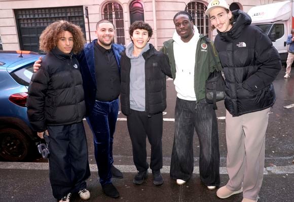 Masséo (Star Academy 2024) ainsi que Mehdi, Noah, mais aussi Lenny (Star Academy 2025) ont assisté à cette première ce samedi 29 novembre.

Exclusif - Mehdi, Noah, Lenny (Star academy 2025) Masséo Banzept (saison 2024) et Ahcène Menacer (Star Academy 2022) à la première du spectacle "Lilly et le Palais du Music-Hall" au théâtre de la Tour Eiffel à Paris, France, le 29 novembre 2025. © Cédric Perrin/Bestimage