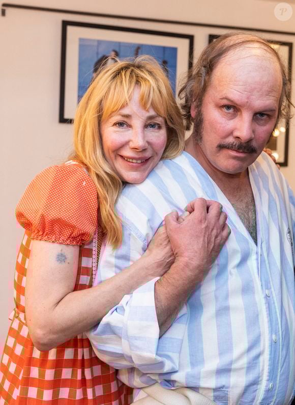 Avec son mari Philippe Katerine, Julie Depardieu s'est installée à moins de 20 km de Paris.

Julie Depardieu et Philippe Katerine lors de son concert au Festival de Ramatuelle, le 1er août 2021.

Photo : Cyril Bruneau / Festival de Ramatuelle / Bestimage