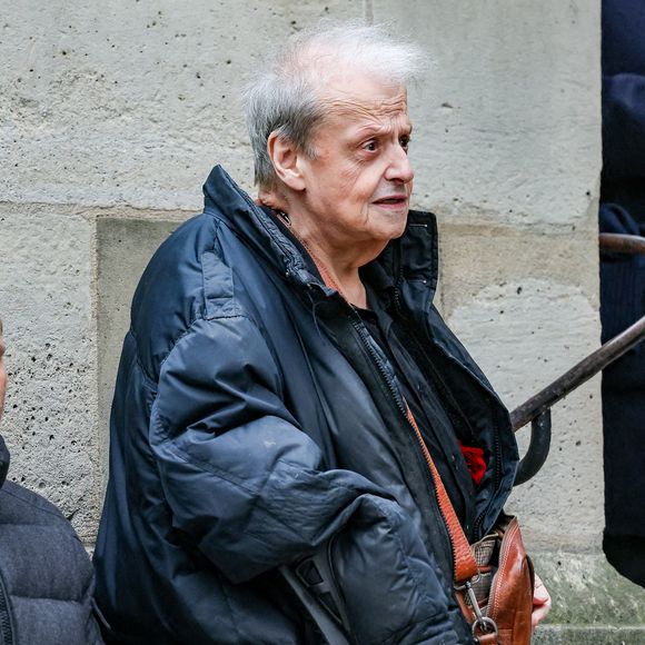 Guy Carlier - Arrivées aux obsèques de C.Laborde en l’église Saint-Roch à Paris, le 6 février 2025. Décédée le 28 janvier 2025 à l'âge de 73 ans, l'ancienne présentatrice météo de TF1 (1988 - 2017) était atteinte de la maladie neurodégénérative à corps de Lewy. 
© Jacovides - Moreau / Bestimage