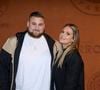 Les tendres présentations ont été faites sur Instagram, à travers une touchante vidéo de toute la famille réunie.
Nico Capone et sa compagne Daniela au village (night session) lors des Internationaux de France de tennis de Roland Garros 2024, à Paris, France, le 1er juin 2024. © Jacovides-Moreau/Bestimage
