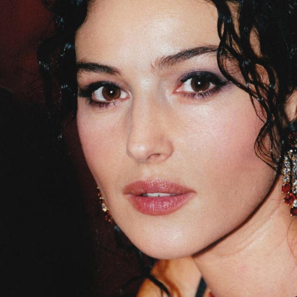 Trois ans et demi après leur rupture, les deux italiens divorcent officiellement en 1994

Monica Bellucci en 1999.  @Bestimage