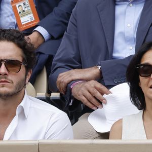 Florence Foresti et son compagnon Alexandre Kominek - People dans les tribunes lors des Internationaux de France de Tennis de Roland Garros 2022 à Paris le 29 mai 2022. © Cyril Moreau/Bestimage