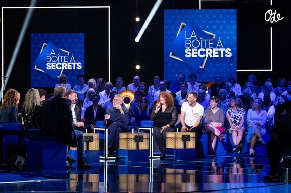 Laurent Ruquier, Arielle Dombasle, Valerie Mairesse, Philippe Geluck, Steevy Boulay, Max Boublil, Faustine Bollaert lors de l'enregistrement de l'émission "La Boîte à secrets", présentée par F.Bollaert et diffusée le 16 octobre sur France 3, à Paris, France, le 29 septembre 2026. © Cyril Moreau/Bestimage
