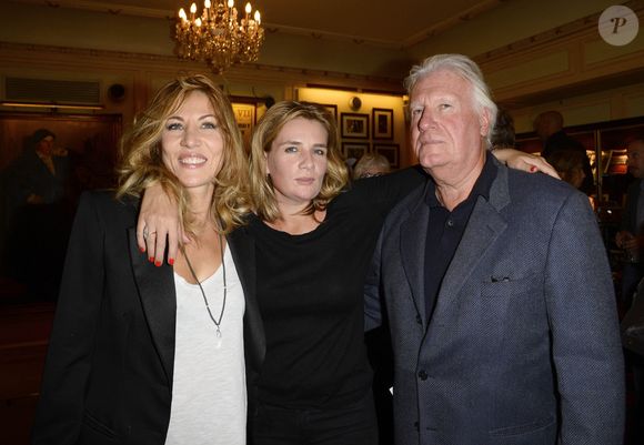Mathilde Seigner, sa soeur Marie-Amélie Seigner et leur père Jean-Louis Seigner - Générale de la pièce "Nina" au théâtre Edouard VII à Paris, le 16 septembre 2013. Photo par Bestimage