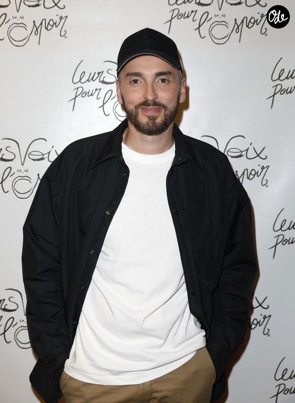 Exclusif - Christophe Willem au Photocall de la 10ème édition de la soirée "Leurs voix pour l'espoir" au profit de la recherche contre le cancer du pancréas (fondation ARCAD) à l'Olympia à Paris le 17 octobre 2022. © Marc Ausset-Lacroix / Perusseau / Bestimage #
Exclusive - No web en Suisse / Belgique
Photocall of the 10th edition of the evening "Their voices for hope" to benefit pancreatic cancer research (ARCAD foundation) at the Olympia in Paris on october 17th 2022 | 00592263
