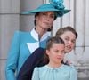 Dotée de poches et d'une fermeture boutonnée, cette pièce a été associée à un élégant haut à col Claudine de cette même griffe en plus d'un cardigan vert Girls Jacques Filles.
Le prince Louis de Galles, Le prince George de Galles, Catherine (Kate) Middleton, princesse de Galles, La princesse Charlotte de Galles - Les membres de la famille royale britannique au balcon de Buckingham Palace lors de la cérémonie Trooping the Colour à Londres, le 14 juin 2025. © Jams Whatling / Bestimage