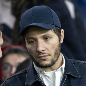 Vianney - People dans les tribunes du match de Ligue 1 Uber Eats "PSG-Lille" (3-1) au Parc des Princes à Paris le 10 février 2024. © Cyril Moreau/Bestimage