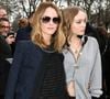 "J'ai pu être un peu compliquée vers 15-16 ans", admet-elle pour ELLE

Vanessa Paradis et sa fille Lily-Rose Depp - Arrivées au défilé de mode prêt-à-porter automne-hiver 2017/2018 "Chanel" au Grand Palais à Paris. Le 7 mars 2017
Pierre Perusseau / Bestimage