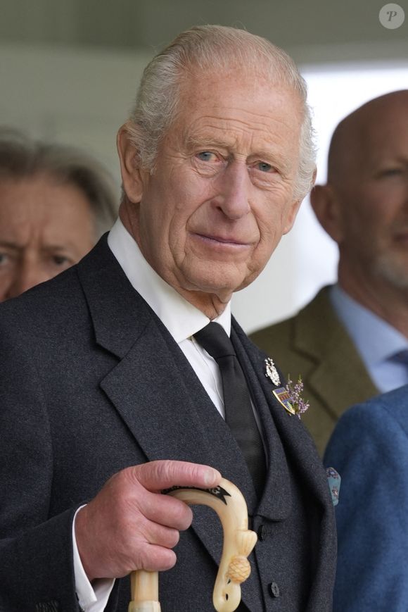 Le roi Charles III lors des jeux Highland Braemar Gathering au Princess Royal and Duke of Fife Memorial Park, à quelques pas de la résidence d'été des royaux au domaine de Balmoral dans l'Aberdeenshire, au Royaume-Uni, le 6 septembre 2025. Photo par Aaron Chown/PA Wire/ABACAPRESS.COM