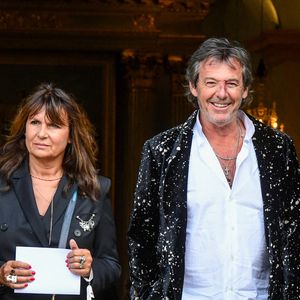 Jean-Luc Reichmann et sa femme Nathalie Lecoultre - Mariage d'Hugues Aufray et de Murielle Mégevand à l’église Saint-Vigor de Marly-Le Roy, France, le 2 septembre 2023. Agence / Bestimage