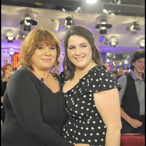 "Moi c'est la ménopause qui m'a fait passer du 38 au 46", a ainsi souligné Michèle Bernier. 

Michèle Bernier et sa fille Charlotte Gaccio à "Vivement Dimanche" en 2010 COADIC GUIREC / BESTIMAGE