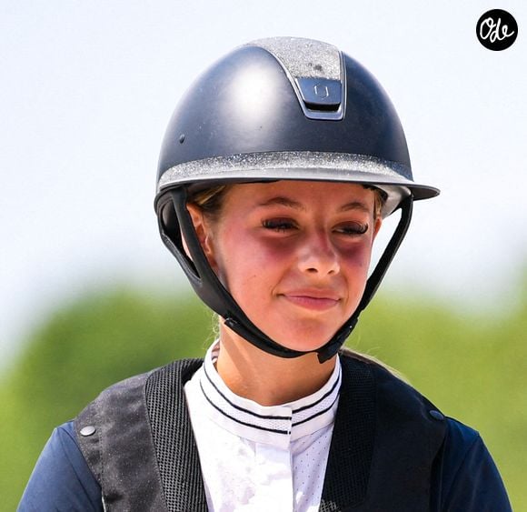 Giulia Sarkozy, fille de Nicolas Sarkozy et de Carla Bruni, lors de la deuxième journée du Longines Paris Eiffel Jumping 2026, à la Tour Eiffel, à Paris, en France. Photo : Ewen Gavet/Icon Sport/Abaca