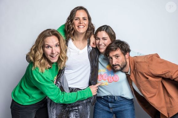 Exclusif - Laure Manaudou, entourée de Aurélie Arne et Emilie Bordes, Jérémy Frérot - Backstage - Enregistrement de l'émission "La Chanson secrète 11" à Paris, diffusée le 24 juin sur TF1. Le 15 janvier 2022
© Cyril Moreau / Bestimage