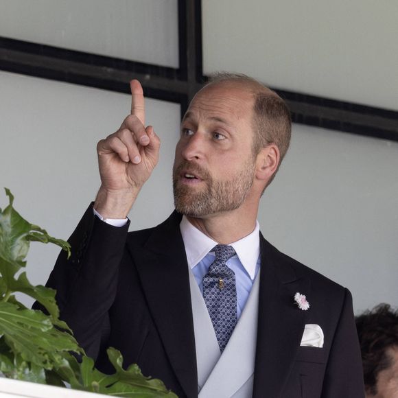 Il a écrit un message le jeudi 3 juillet 2025 pour réagir à la mort du joueur de football Diogo Jota, survenue quelques heures plus tôt.

Le prince William, prince de Galles lors du Royal Ascot le 18 juin 2025. 
Crédit : Dana Press / Bestimage