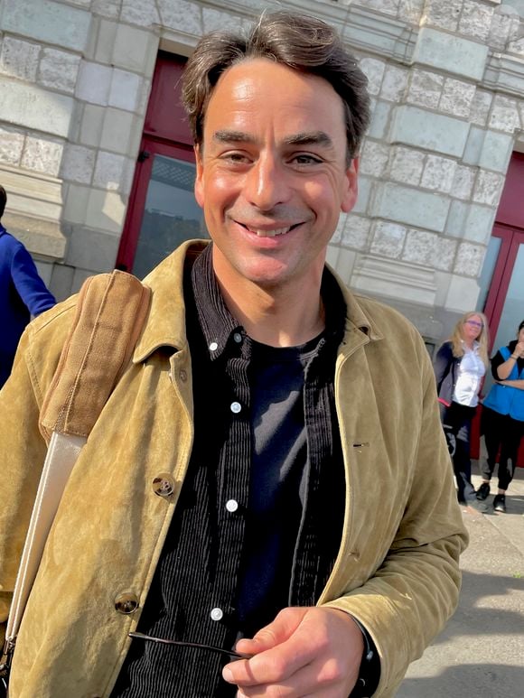 Julian Bugier à son arrivée à la gare pour la 42ème Foire du livre de Brive, à Brive-la-Gaillarde, FRance, le 8 novembre 2024. © Fabien Faure/Bestimage