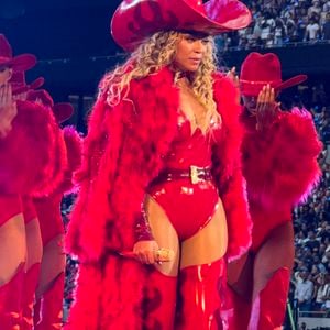 Beyonce se produit lors du dernier concert de sa tournée Cowboy Carter Tour au Tottenham Hotspur Stadium à Londres, Royaume-Uni, le 16 juin 2025. Photo by Splash News/ABACAPRESS.COM