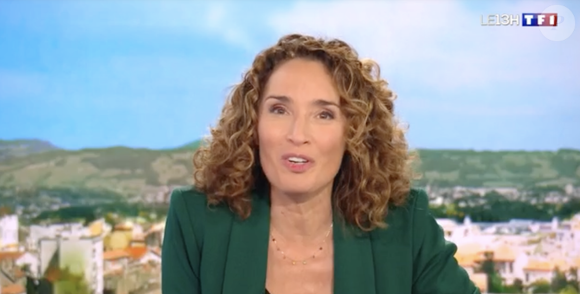 "On l'embrasse ! Et on lui souhaite plein de bons moments en Corse, cette île qu'il aime tant", a déclaré la journaliste

Marie-Sophie Lacarrau lors du journal de 13h de TF1