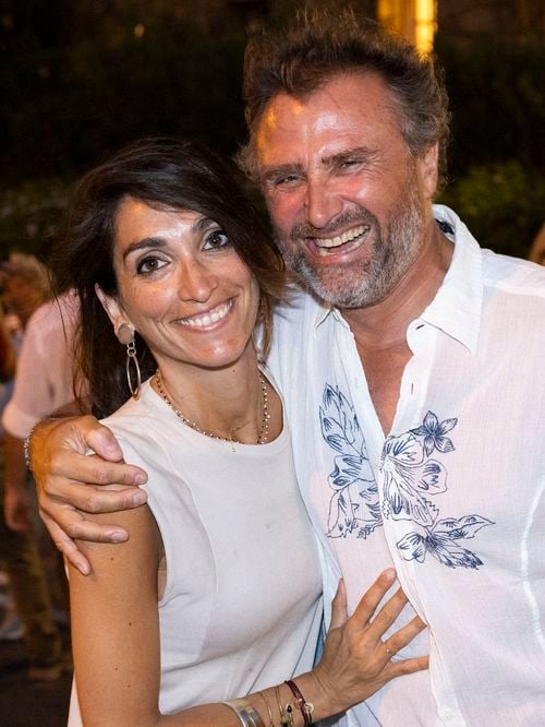Alexandre Brasseur : Retour sur son mariage en plein automne avec Isabelle Regourd, ex d'un célèbre comédien