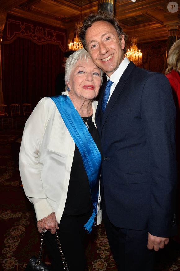 On ne va pas se mentir" : Un proche de Line Renaud sans filtre sur l'état  de santé de la chanteuse de 96 ans : Le diaporama - Purepeople