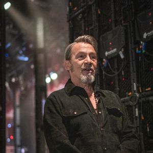 Exclusif - Florent Pagny en backstage de l'enregistrement de l'émission "Serge Lama, le dernier rappel" présentée par F. Bollaert, diffusée le vendredi 21 novembre 2025 sur France 3 à 21h10, au théâtre Marigny à Paris, France, le 29 avril 2025. © Clovis-Moreau/Bestimage