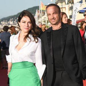 Emilie Dequenne (Tenue Society Room, Roger Vivier et Van Cleef & Arpels) et son mari Michel Ferracci - Tapis rouge - Cérémonie de clôture du 35ème festival de Cabourg, le 12 juin 2021.
© Coadic Guirec/Bestimage