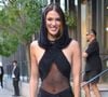 Elle a été élue Miss France en 2016

Le mannequin français Iris Mittenaere se prépare à l'extérieur de son hôtel pour assister au célèbre défilé annuel de Victoria's Secret avec d'autres mannequins à Brooklyn, New York, le 15 octobre 2025. Photo by Dylan Travis/ABACAPRESS.COM