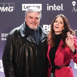 Il s’est confié sur sa rencontre avec Vanessa Carrara.
David Douillet et sa femme Vanessa, au photocall de la cérémonie des BFM awards au Grand Palais à Paris le 13 janvier 2025. © Jack Tribeca / Bestimage