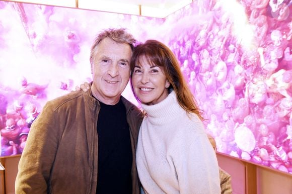 François Cluzet et sa femme  Narjiss Slaoui-Falcoz à l'inauguration du Flagship Eluxtravel, un nouveau salon de voyage design et lumineux à Paris le 14 novembre 2024.

© Rachid Bellak / Bestimage