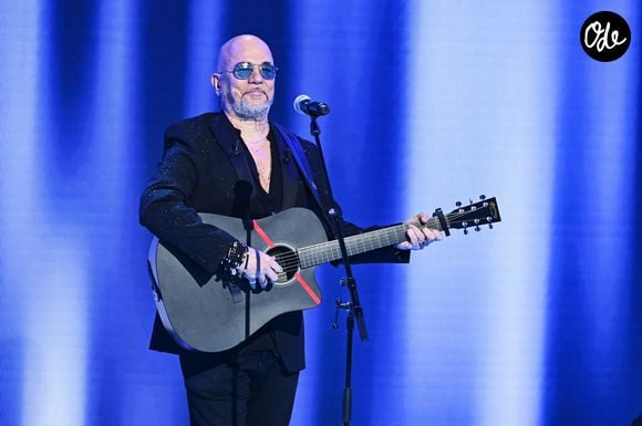 Pascal Obispo - Enregistrement de l'émission Vivement dimanche présentée par Michel Drucker au studio Rive Gauche, diffusée le 16 mars sur France 3, à Paris, France. © Guillaume Gaffiot/Bestimage