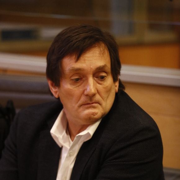 “C’est un problème très large qui concerne beaucoup de gens, celui de l’addiction et de la dépendance”, explique le grand fan de Pierre Palmade

Pierre Palmade au tribunal de Melun avec ses avocats pour son procès pour blessures involontaires à la suite d'un accident de la route en février dans lequel sa voiture a percuté un autre véhicule à Melun.
© Christophe Clovis / Bestimage