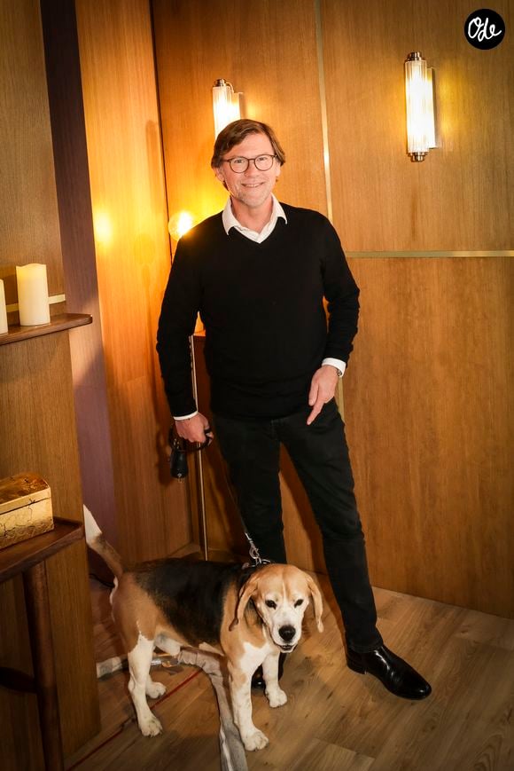 "C'est essentiel pour moi de baigner dans cet univers de nature, d'être très vite au vert à seulement une heure de Paris", confiait-il à La République du Centre.

Laurent Romejko, sur plateau de la nouvelle émission "Animalement Vôtre" présentée par Bernard Montiel et diffusée le 16 novembre sur France 3, à Paris, France, le 14 octobre 2025. © Jack Tribeca/Bestimage