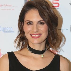 Sur les réseaux sociaux, elle partage une photo d'elle en pleine nature.

Laetitia Bléger - Photocall du Gala de charité au profit de l'association "Endofrance" qui lutte contre l'endométriose au Pavillon Royal à Paris le 07 avril 2016. © CVS/Bestimage