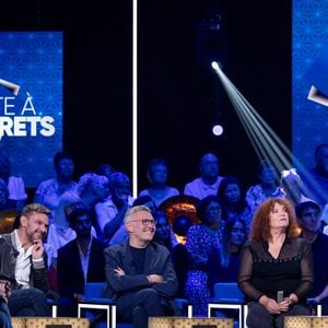 Exclusif - Laurent Ruquier, Arielle Dombasle, Valerie Mairesse, Philippe Geluck, Steevy Boulay, Max Boublil, Faustine Bollaert lors de l'enregistrement de l'émission "La Boîte à secrets", présentée par F.Bollaert et diffusée le 16 octobre sur France 3, à Paris, France, le 29 septembre 2026. © Cyril Moreau/Bestimage